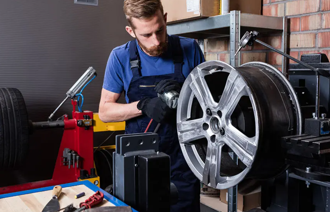 A complete guide to Choosing The Right Wheel Repair Service