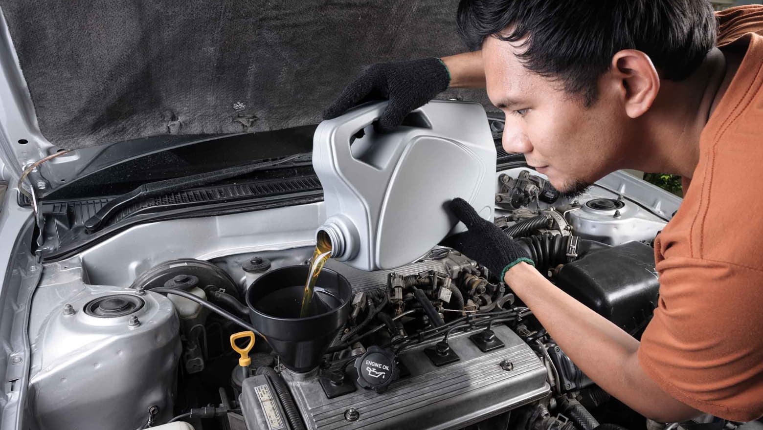 The Ultimate Guide to Choosing the Right Engine Oil Store for Your Vehicle